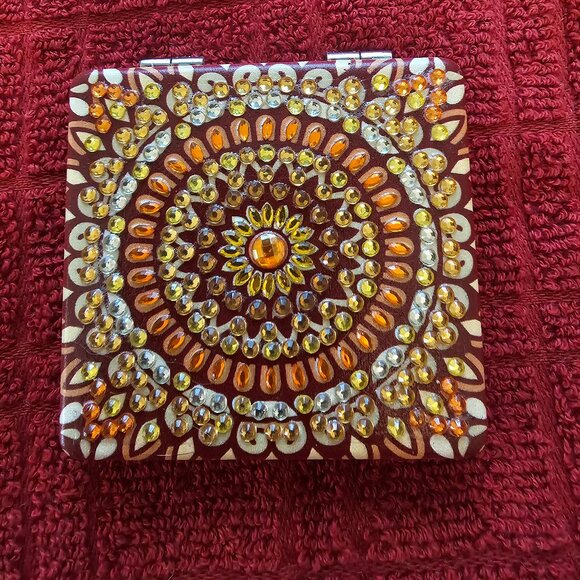 Diamond Painting Mirror Compact - Picture 1 of 6